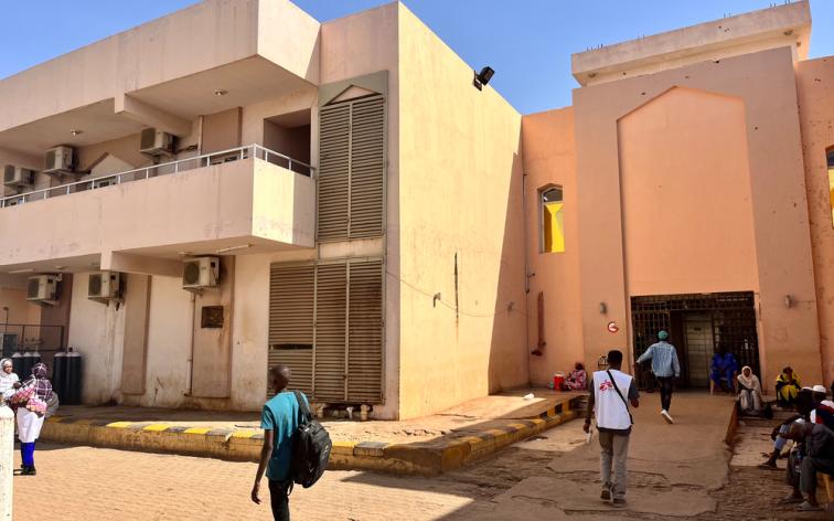 Hospital Al Nao continúa operando en medio de la guerra