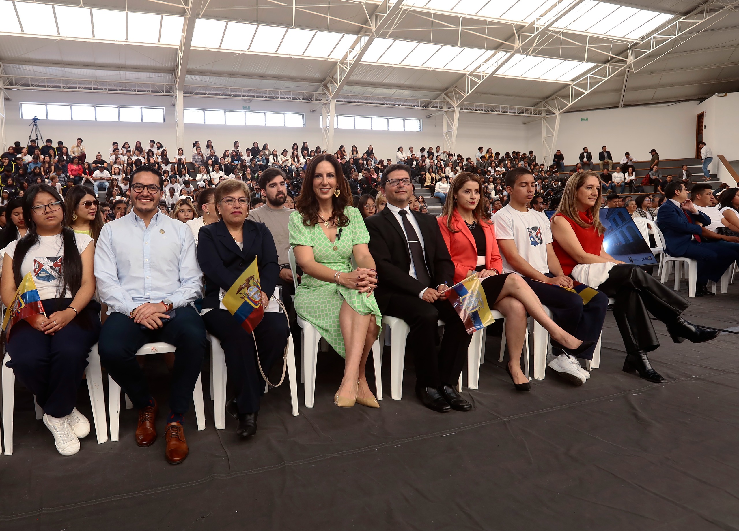 Ministerio de Educación incorpora 2.800 nuevos profesionales al Sistema Nacional Educativo