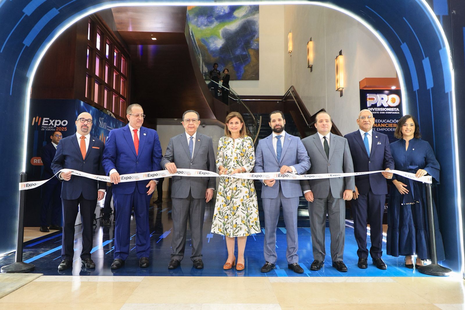 Raquel Peña encabeza inauguración de Expo Mercado de Valores 2025