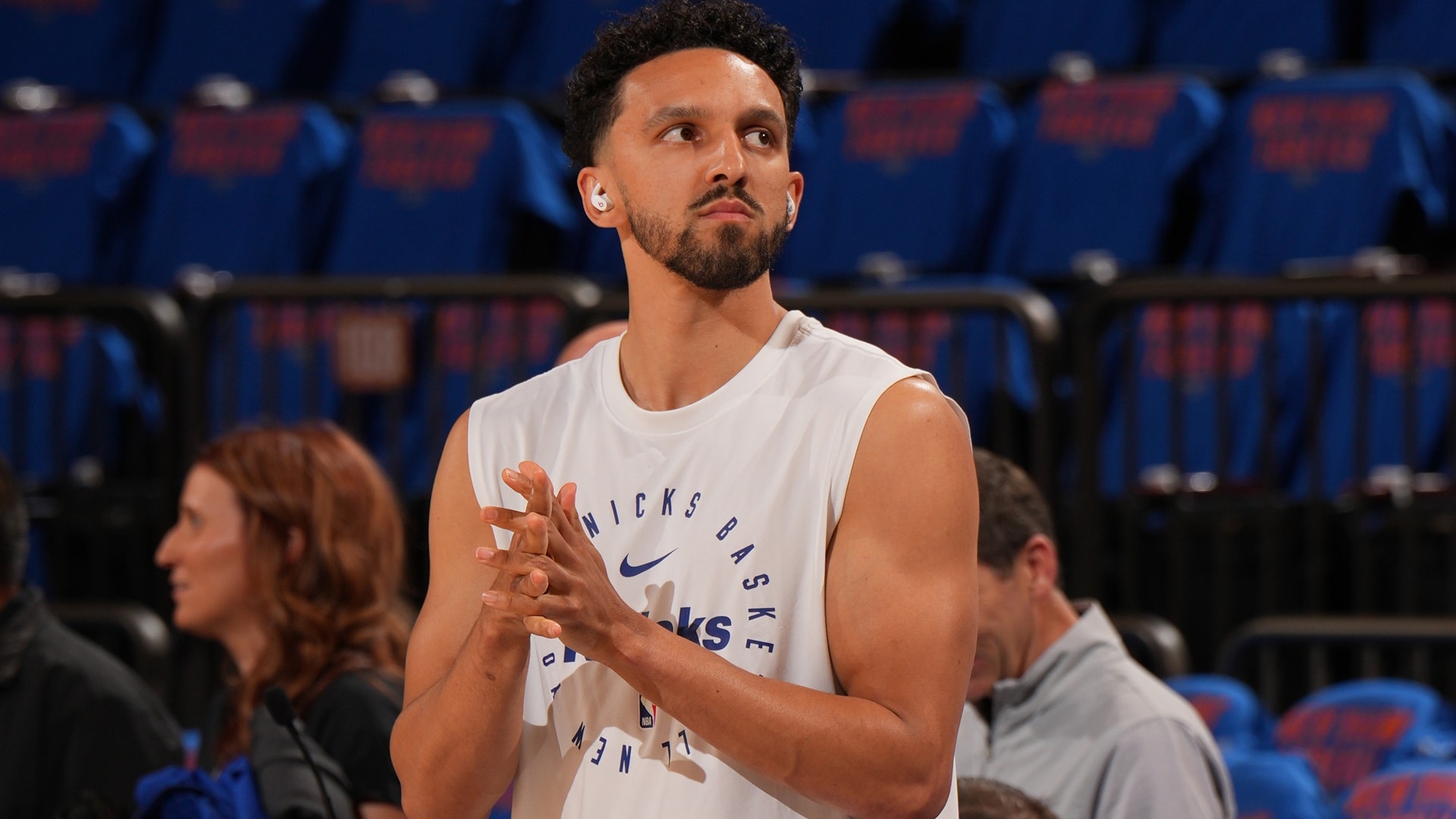 Landry Shamet trabaja en el US Open como fotógrafo