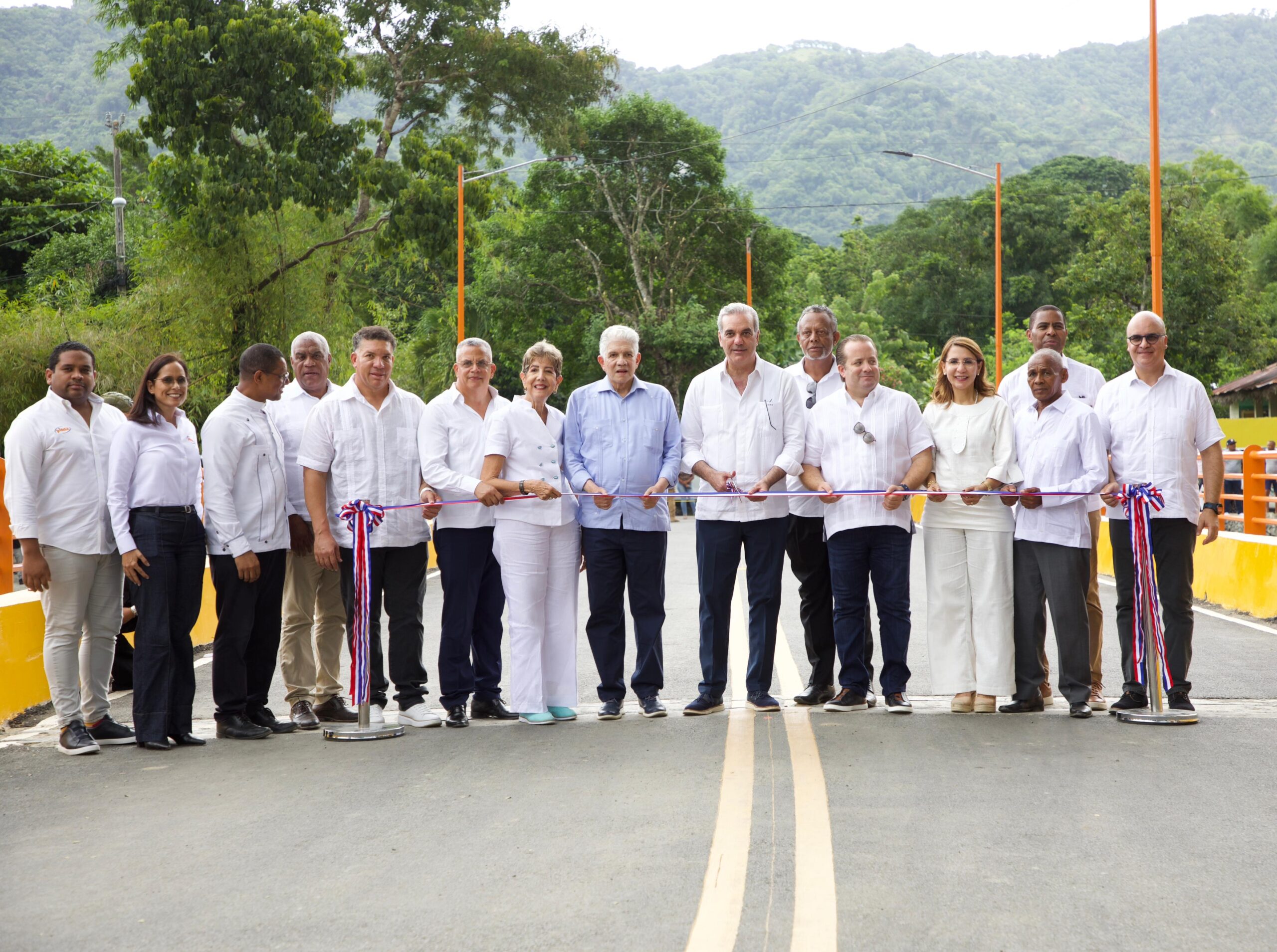 Presidente Abinader entrega puente sobre el río Bajabonico Arriba para impulsar conectividad y desarrollo agrícola en Altamira, Puerto Plata