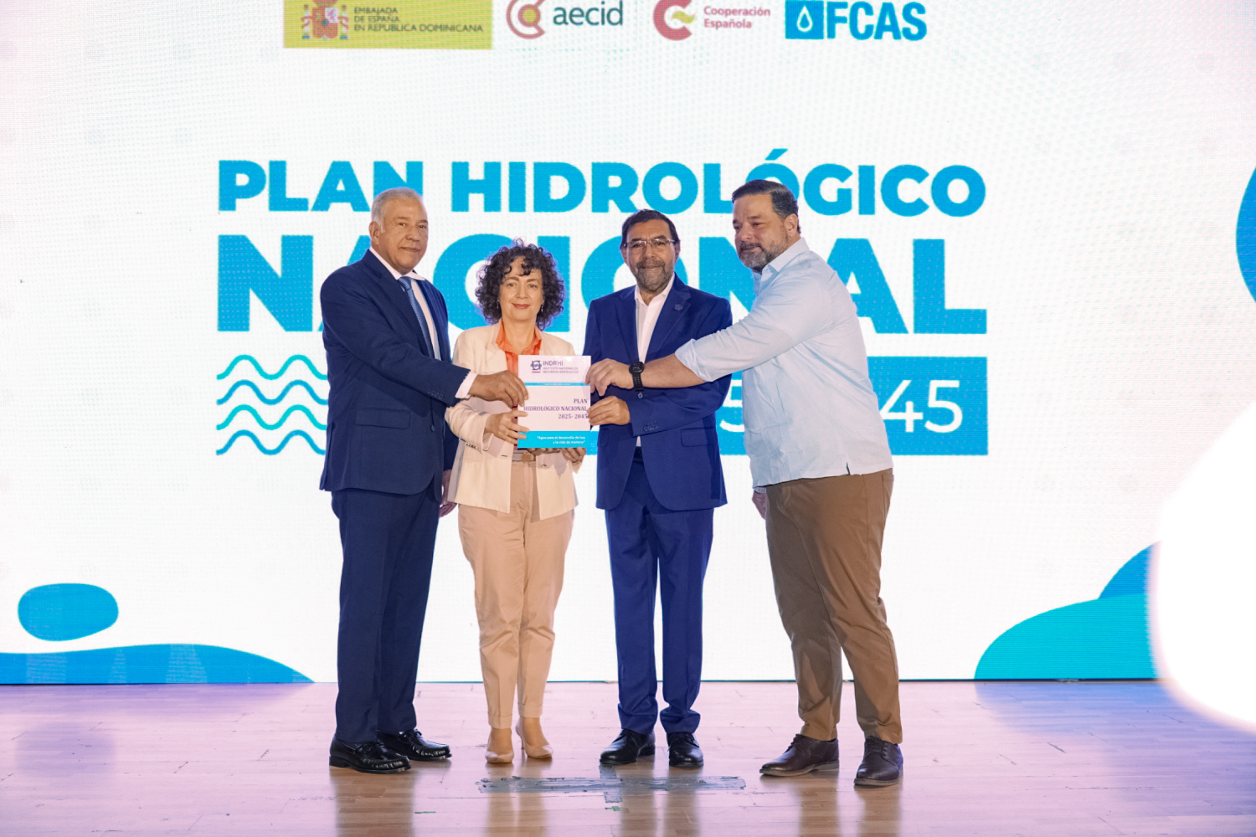 Ministerio de Medio Ambiente y Recursos Naturales presenta Plan Hidrológico Nacional 2025-2045