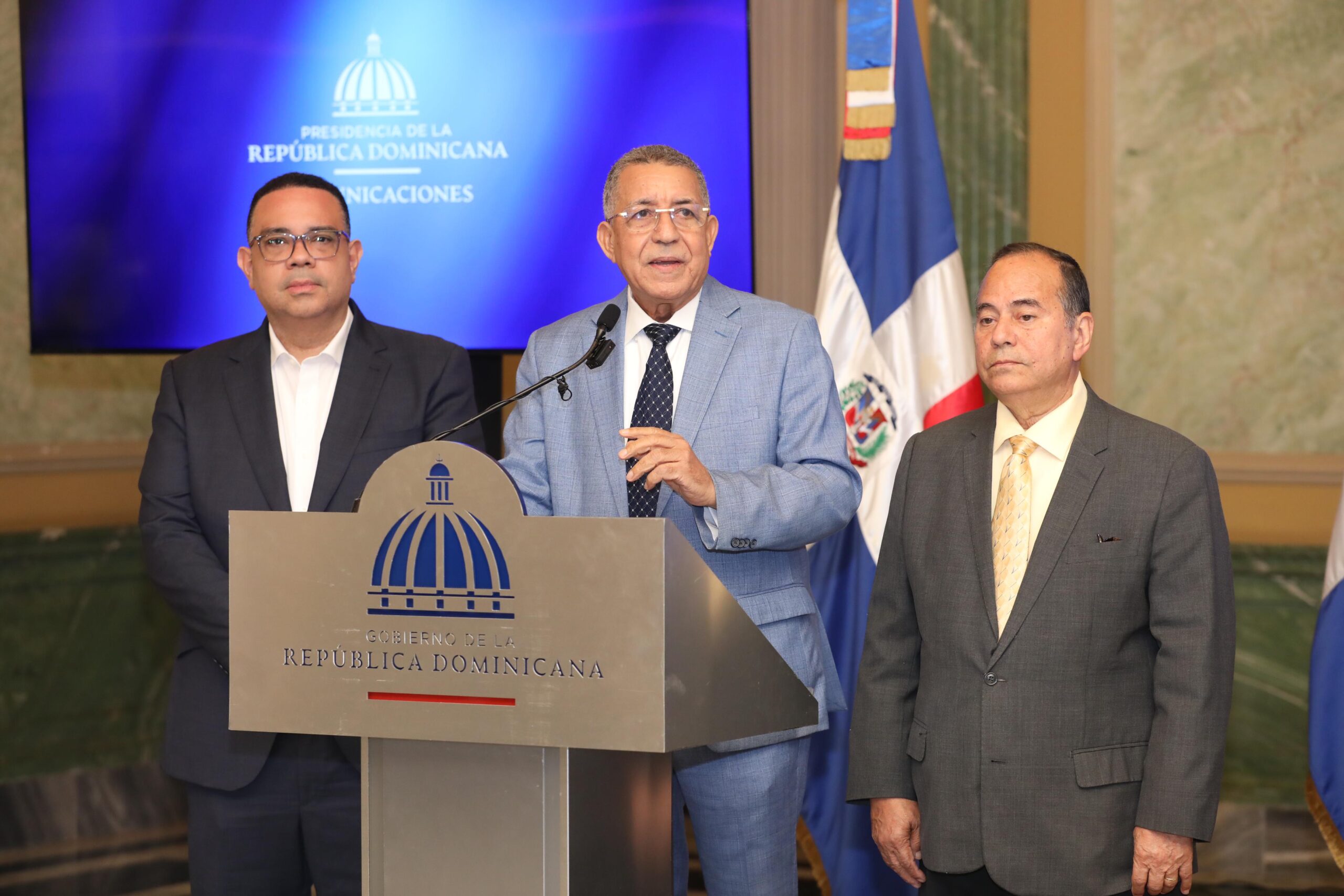 Abinader ordena entregar informe a la Procuraduría sobre irregularidades en SeNaSa