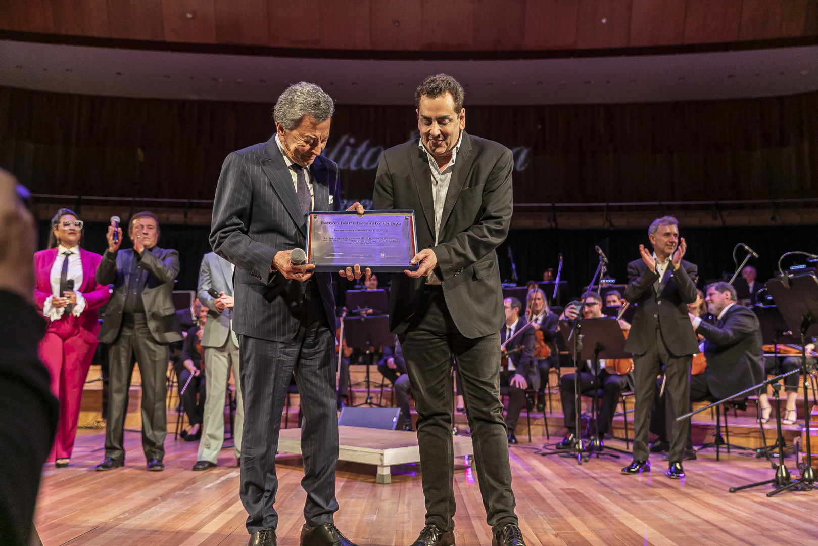 Gala de homenaje al Rey se celebra en el Palacio Libertad