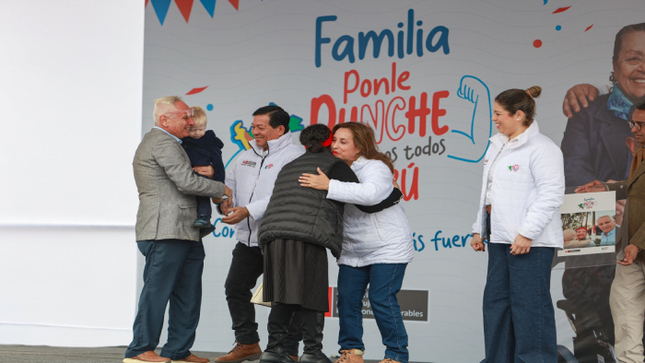 Dina Boluarte afirma que trabaja por un Perú en el que la unión familiar sea motor de progreso