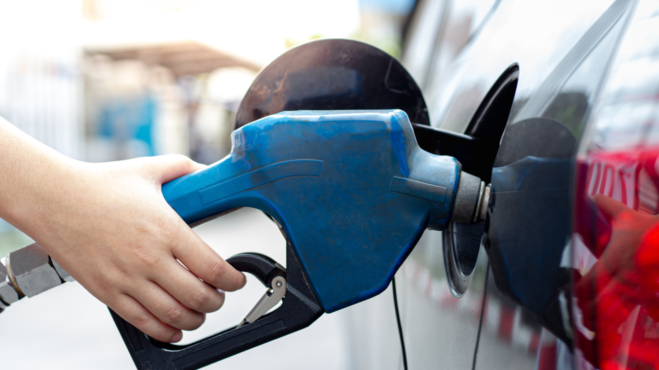 Gobierno mantiene precios de combustibles esenciales mediante subsidio de RD$231,1 millones