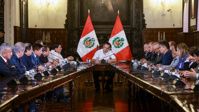 Presidente José Jerí Oré se reunió con exmiembros del GEIN y comisarios de la PNP para ampliar acciones contra la delincuencia