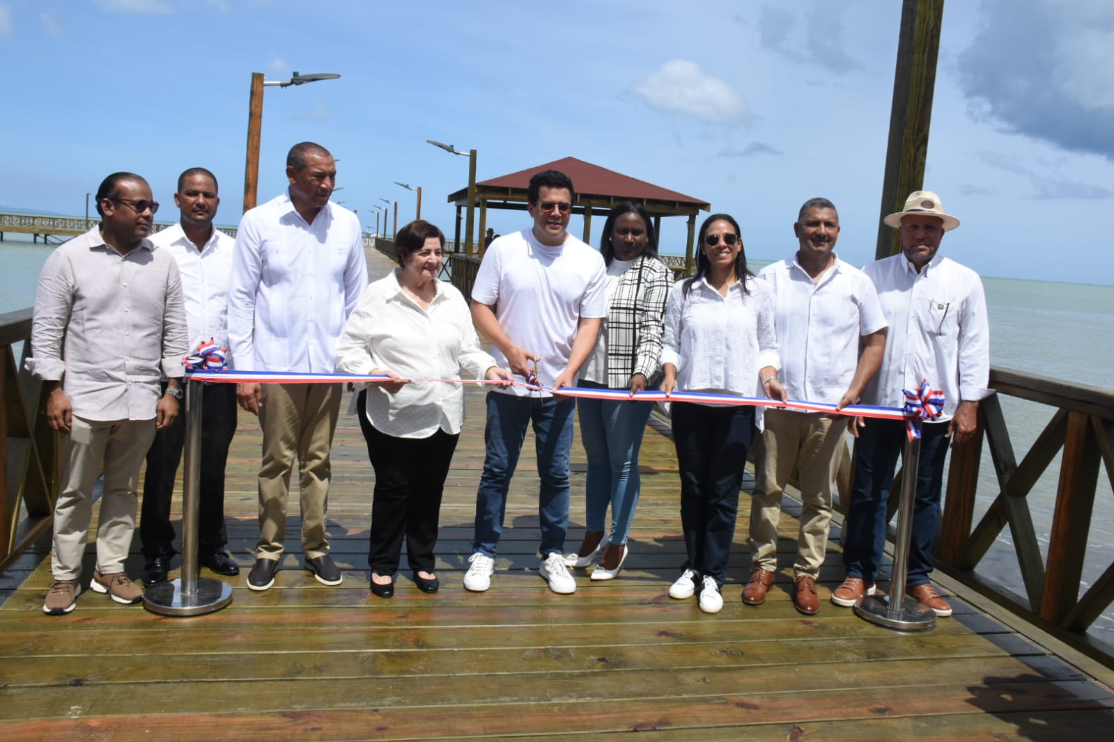 Muelle turístico reconstruido de Miches es entregado por el ministro David Collado