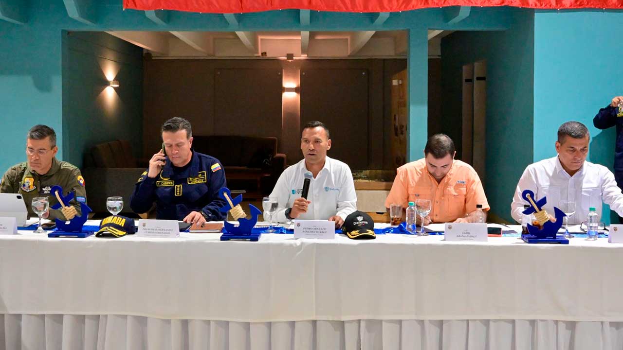 Gobierno pide al ELN liberar a policías y fiscales secuestrados