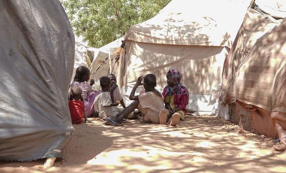 Al menos 17 niños mueren en ataque a campamento de desplazados en Darfur, según informes