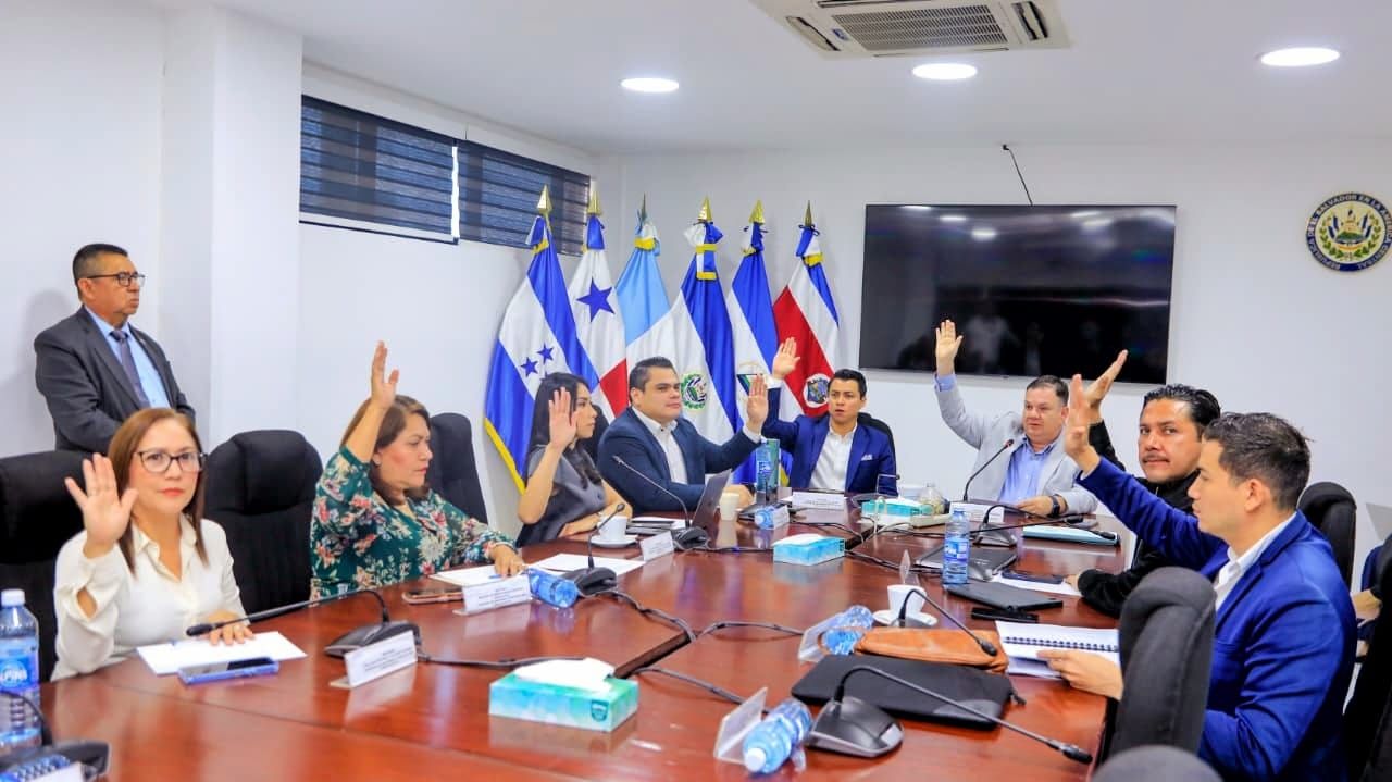 Comisión de Hacienda recibirá a titulares de entidades públicas para analizar el presupuesto nacional 2026