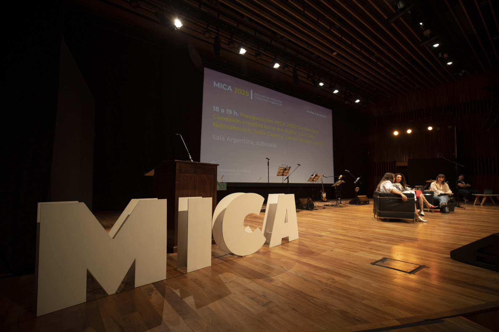 Segunda jornada del MICA 2025 en el Palacio Libertad