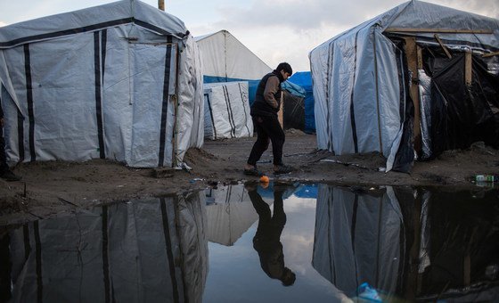 Informe acusa a Francia de violaciones graves y sistemáticas de los derechos de niños migrantes no acompañados