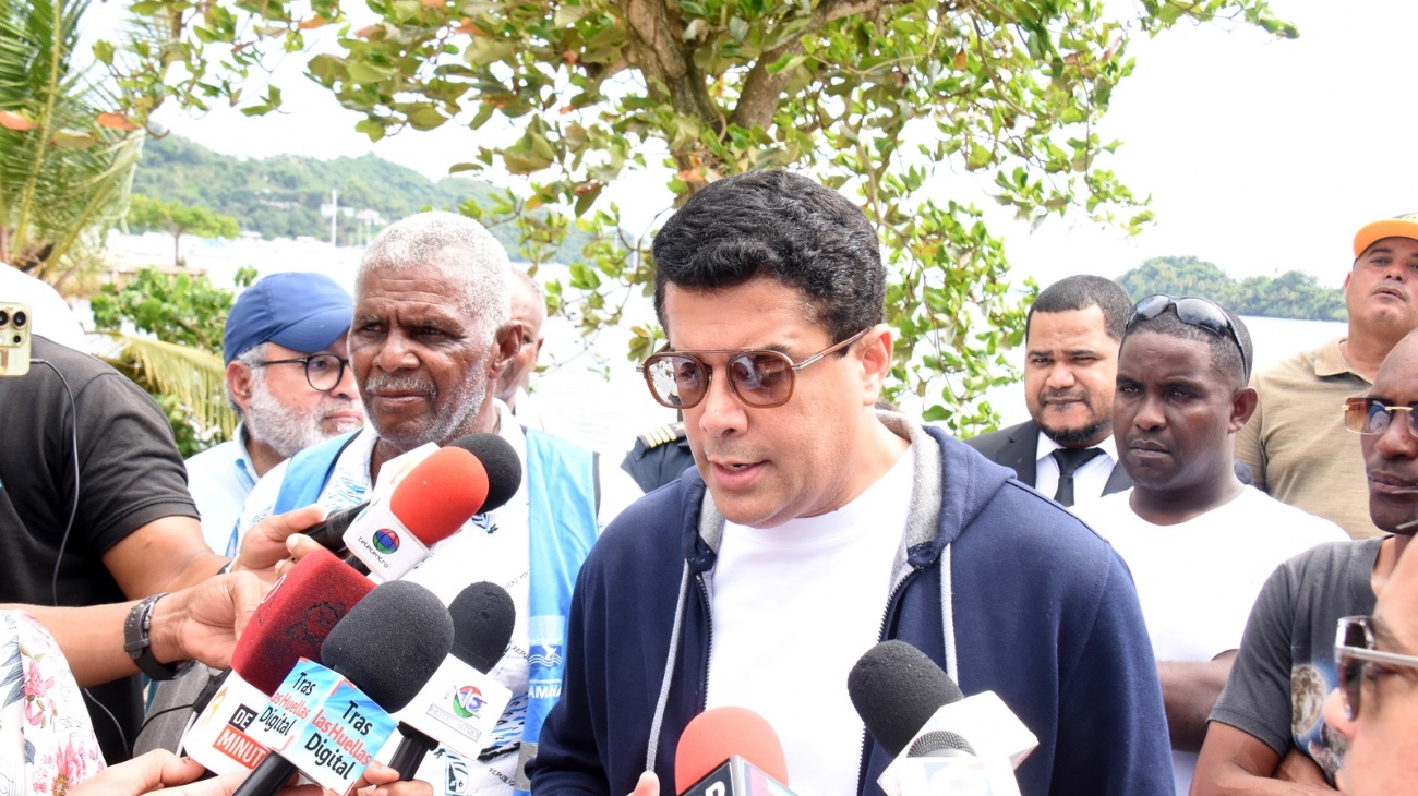 Ministro David Collado afirma que reconstrucción del malecón de Samaná superó prueba de lluvias