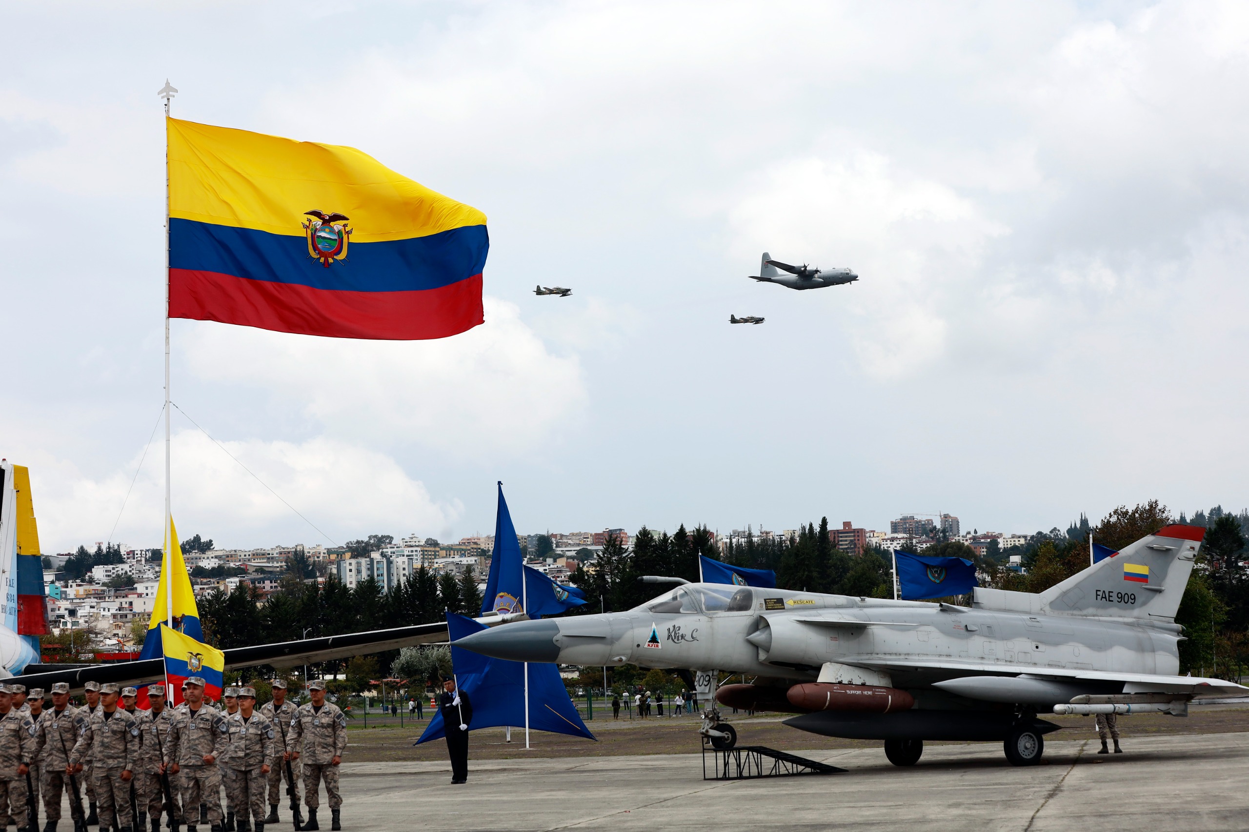 Noboá ratifica el respaldo de su gobierno a la FAE en la conmemoración de 105 años de la creación de la Aviación Nacional