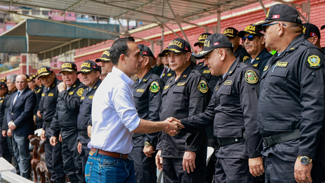 Presidente José Jerí Oré reconoce labor de la Policía Nacional del Perú en defensa de institucionalidad