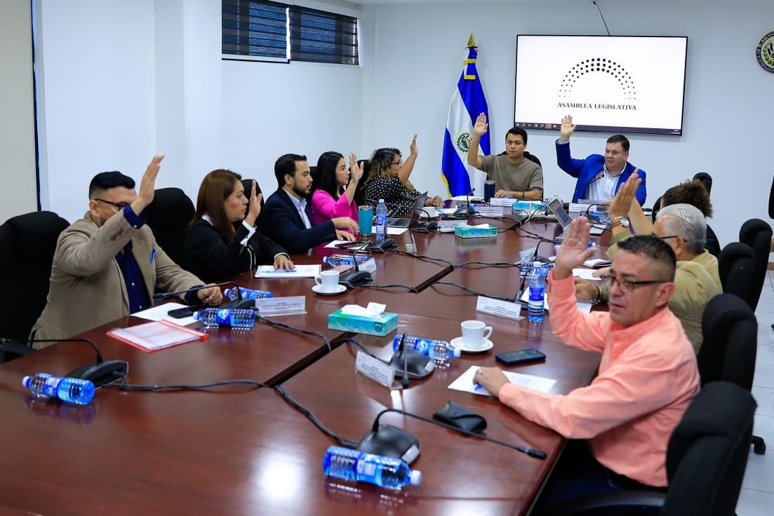 Tres vehículos destinados a sorteos de FUSATE y FUNTER serían exentos de impuestos