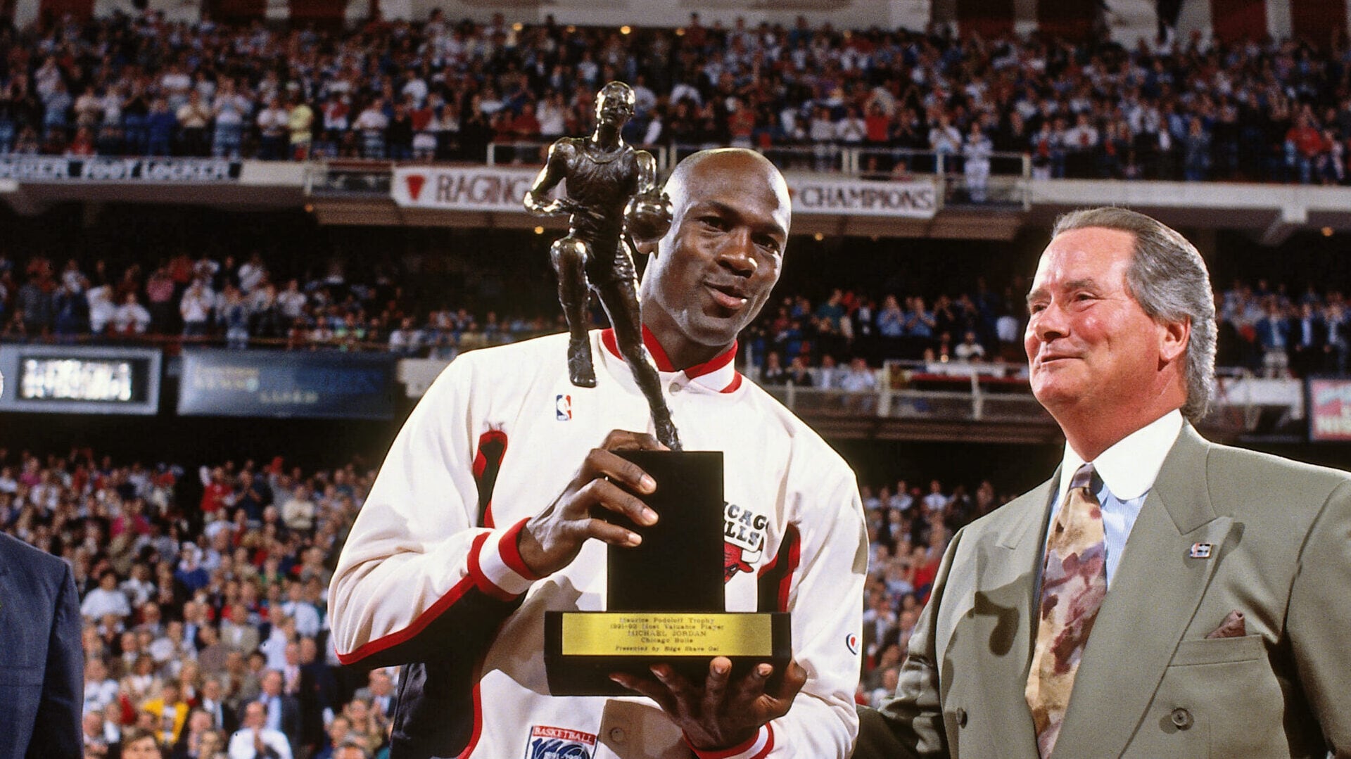 Serie de Michael Jordan debuta en NBC y Peacock