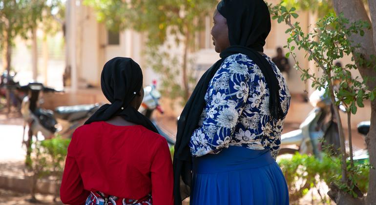 Recortes afectan a organizaciones que protegen a las mujeres de la violencia