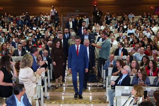 Pedro Sánchez asiste a la inauguración de la V Convención Turespaña en Cáceres