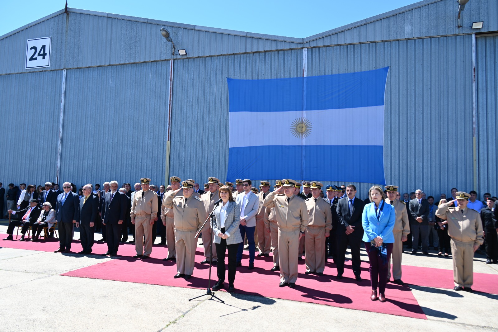 Prefectura presentó modernización de avión para patrullaje marítimo