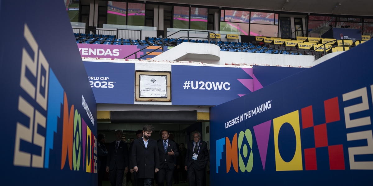 Boric visita Estadio Nacional antes de la inauguración del Mundial Sub-20 de la FIFA Chile 2025