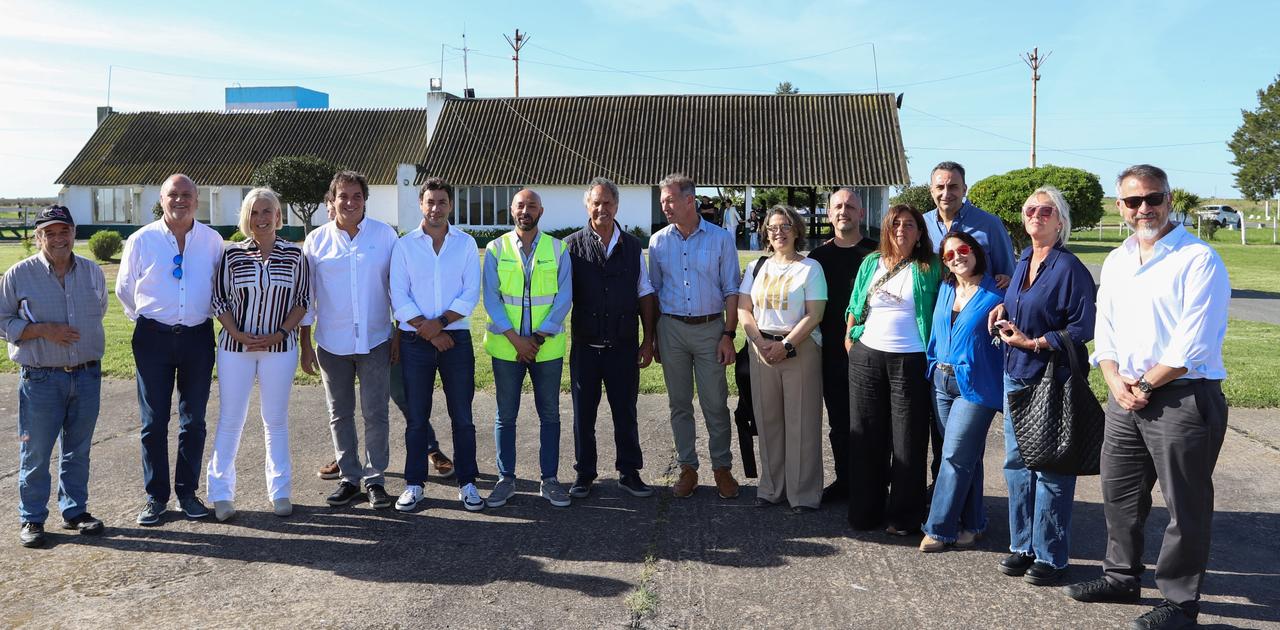 Scioli recorrió las obras del aeropuerto regional de Villa Gesell