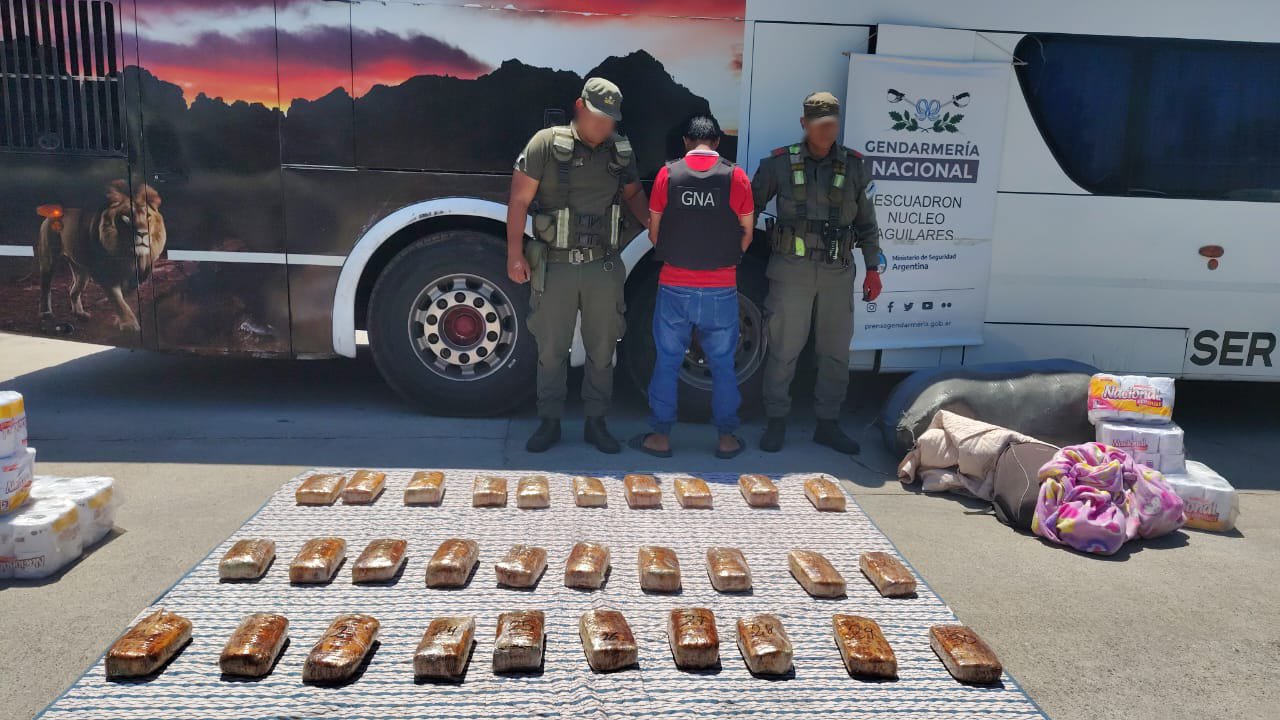 Tucumán: incautan 31 kilos de marihuana ocultos en colchas y frazadas