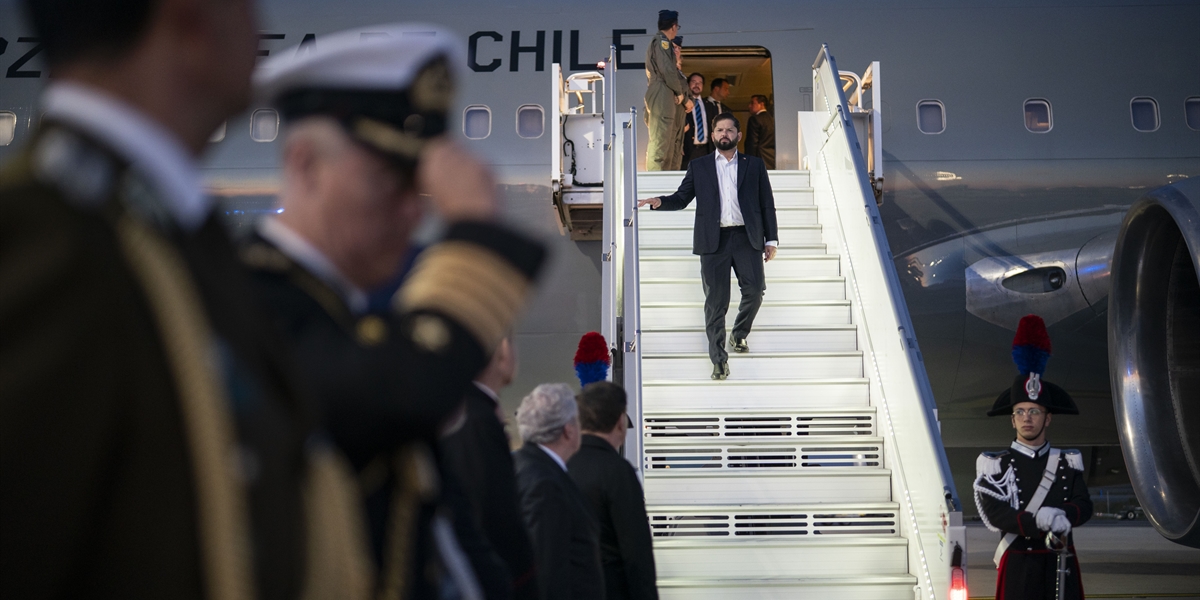 Gabriel Boric llega a Roma para iniciar visita oficial a la Santa Sede y viaje de trabajo en Italia