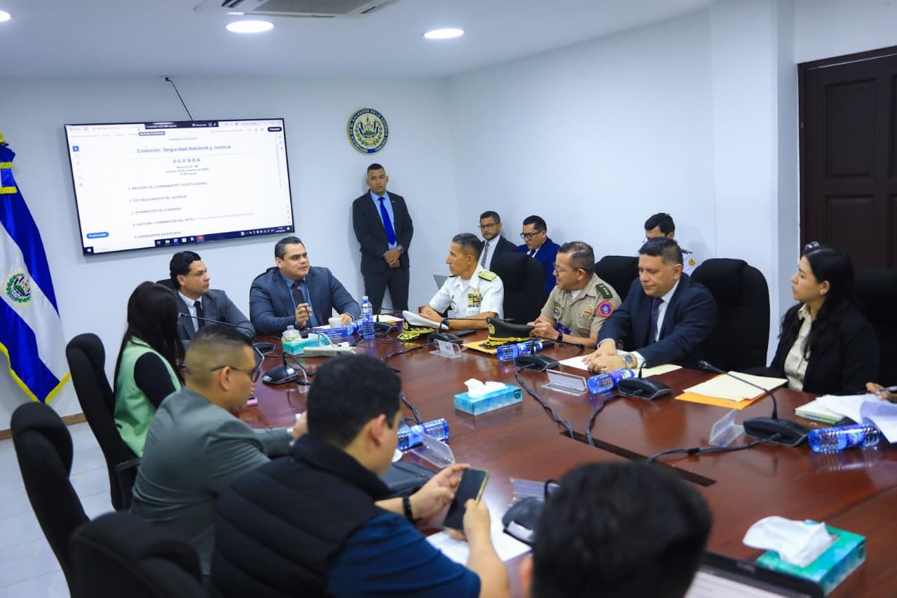 Diputados buscan mejorar la atención médica de militares activos y retirados