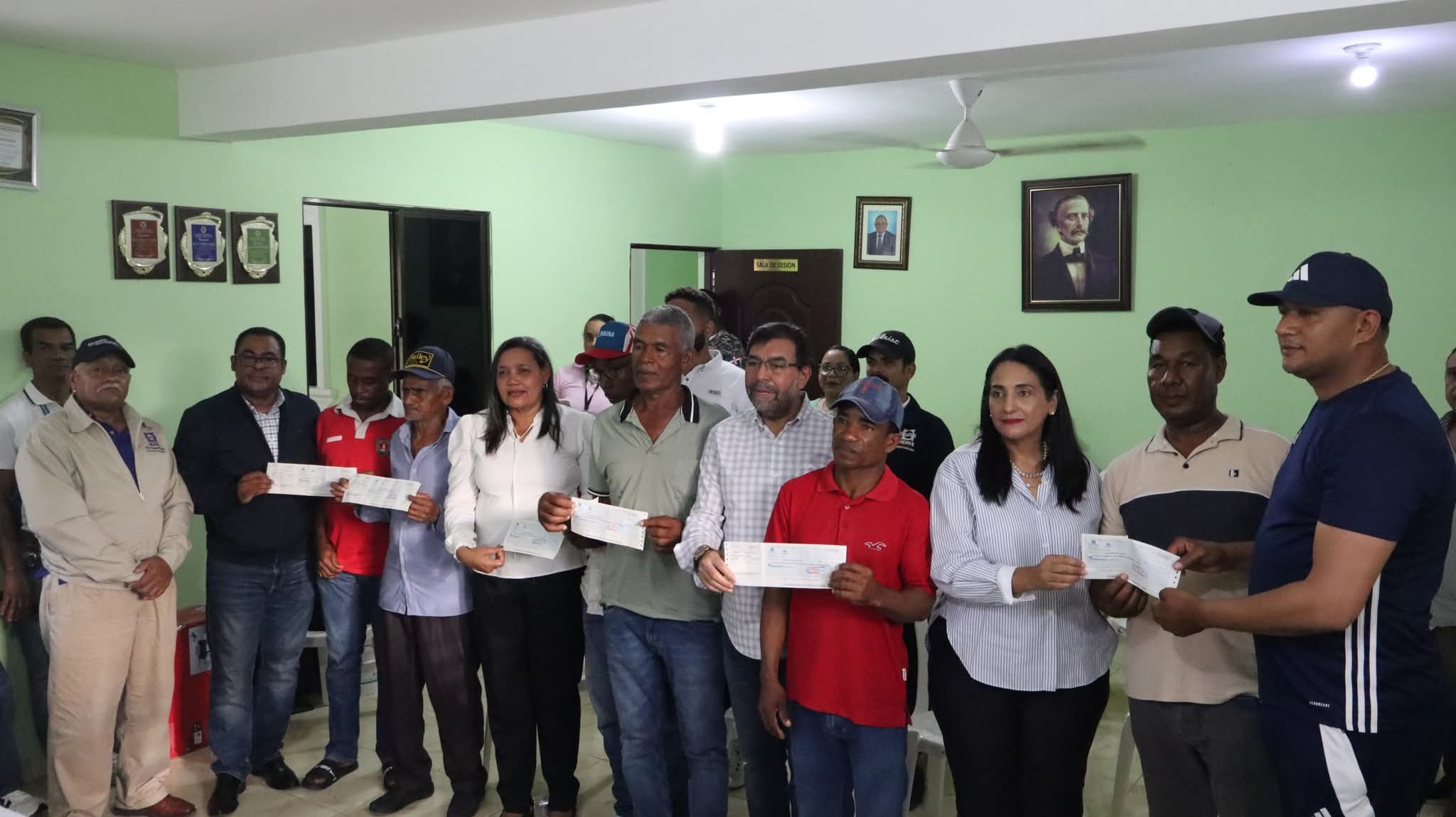 Ministerio reporta pago de 8,222,000 RD en indemnización a agricultores de Azua por la presa Monte Grande