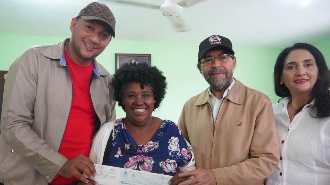 Ministerio continúa entrega de compensaciones a productores de Hato Nuevo Cortés en Azua