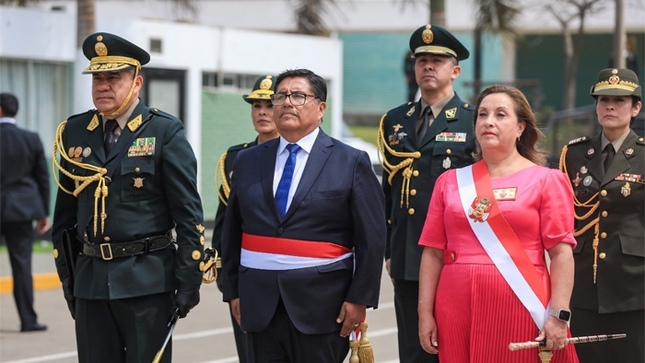 Presidenta de Perú lideró reconocimiento al general Óscar Manuel Arriola Delgado como nuevo comandante general de la Policía Nacional