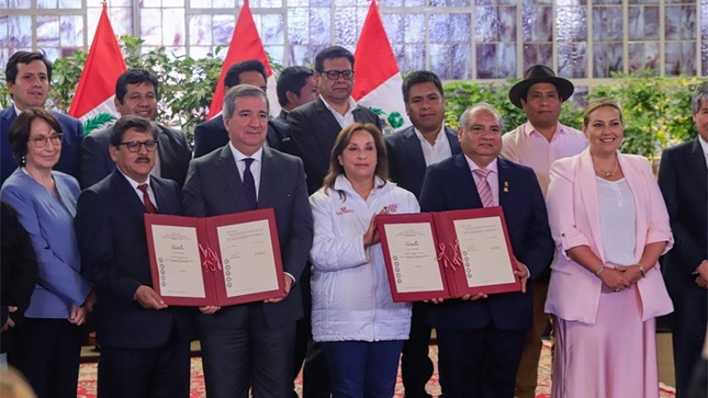 Perú promoverá inversión de más de 7,300 millones de dólares para la construcción de 21 carreteras