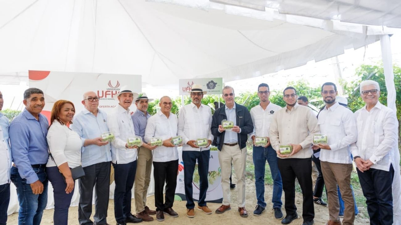 Abinader inaugura dos naves industriales en zona franca de San Juan que generan 500 empleos
