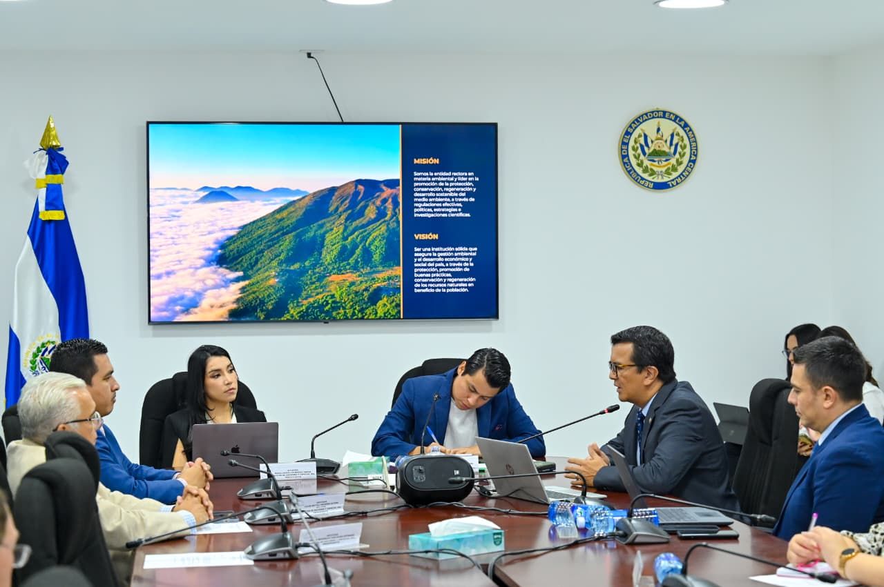 Hacienda destinaría 16 millones de dólares al MARN para continuar protegiendo los ecosistemas el próximo año