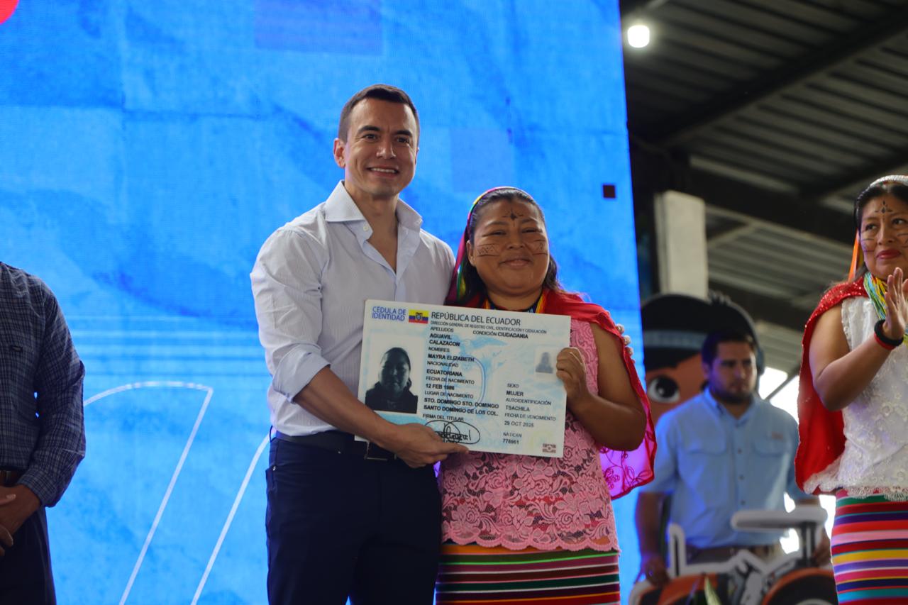 Presidente Noboa entrega incentivos agrícolas al sector productivo de Santo Domingo de los Tsáchilas y otras provincias