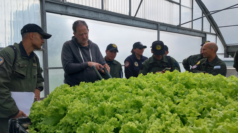INTA San Pedro capacita en producción hidropónica para misión a la Antártida