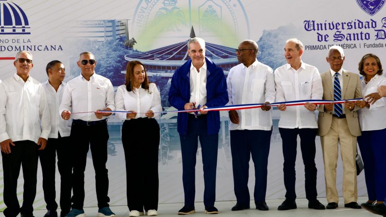 Presidente Abinader entrega techado en la UASD San Francisco de Macorís que beneficiará a más de 12,000 estudiantes