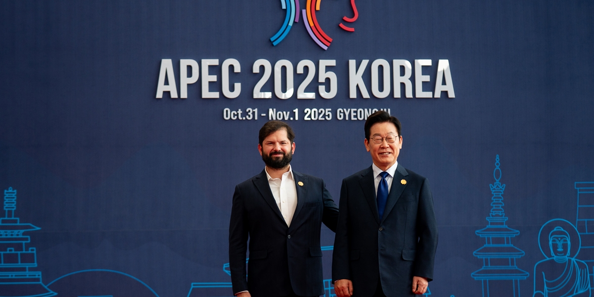 Presidente Gabriel Boric participa en la sesión de apertura del diálogo entre líderes de APEC 2025