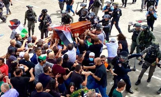 ONU llama a proteger a periodistas que informan la verdad, en zonas de guerra y en el entorno digital.