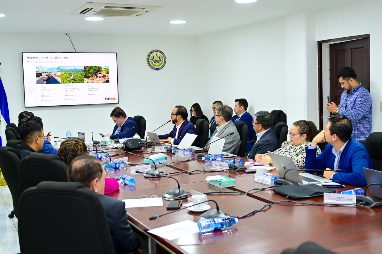 FOVIAL emplearía presupuesto de 2026 para garantizar carreteras seguras, modernas y sostenibles