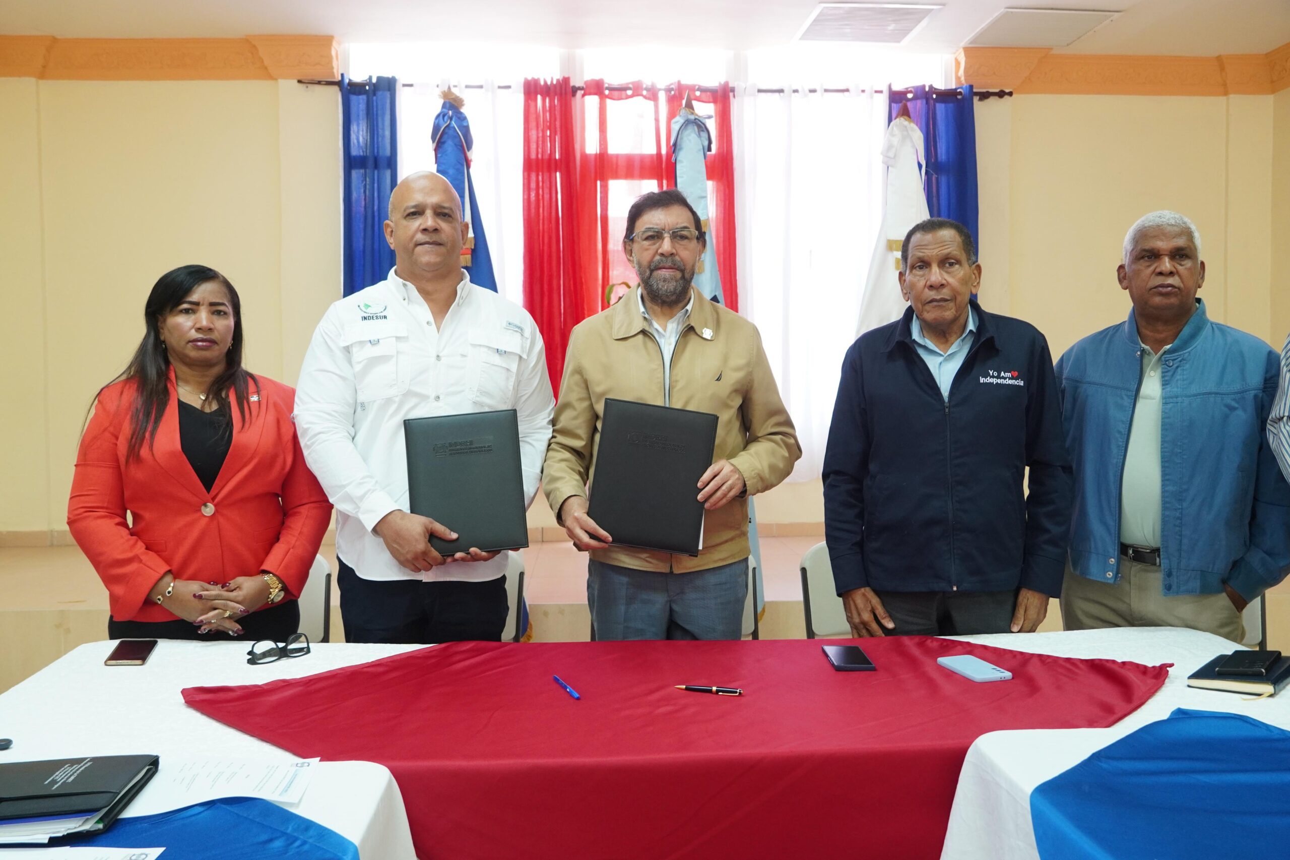 Indrhi e Indesur firman convenio para optimizar la gestión hídrica en el Suroeste; en Independencia se ejecutan obras por RD 360 millones