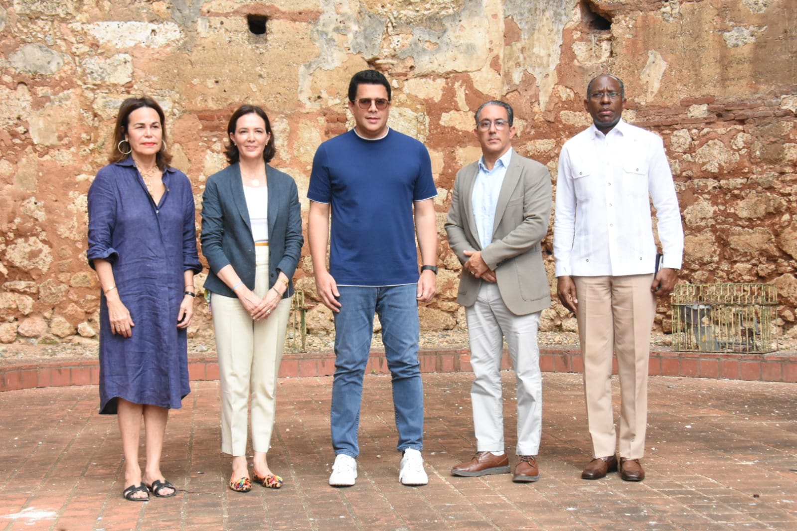 Ministro de Turismo reabre calles en Ciudad Colonial e informa sobre obras de estabilización del Monasterio de San Francisco