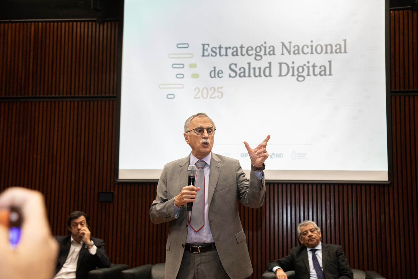 Lugones inauguró el Encuentro Nacional de Salud Digital 2025