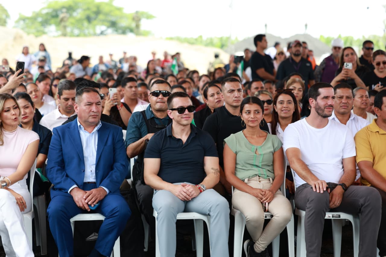 Daniel Noboa supervisó avances de obras en el corredor vial E25, en la provincia de Los Ríos