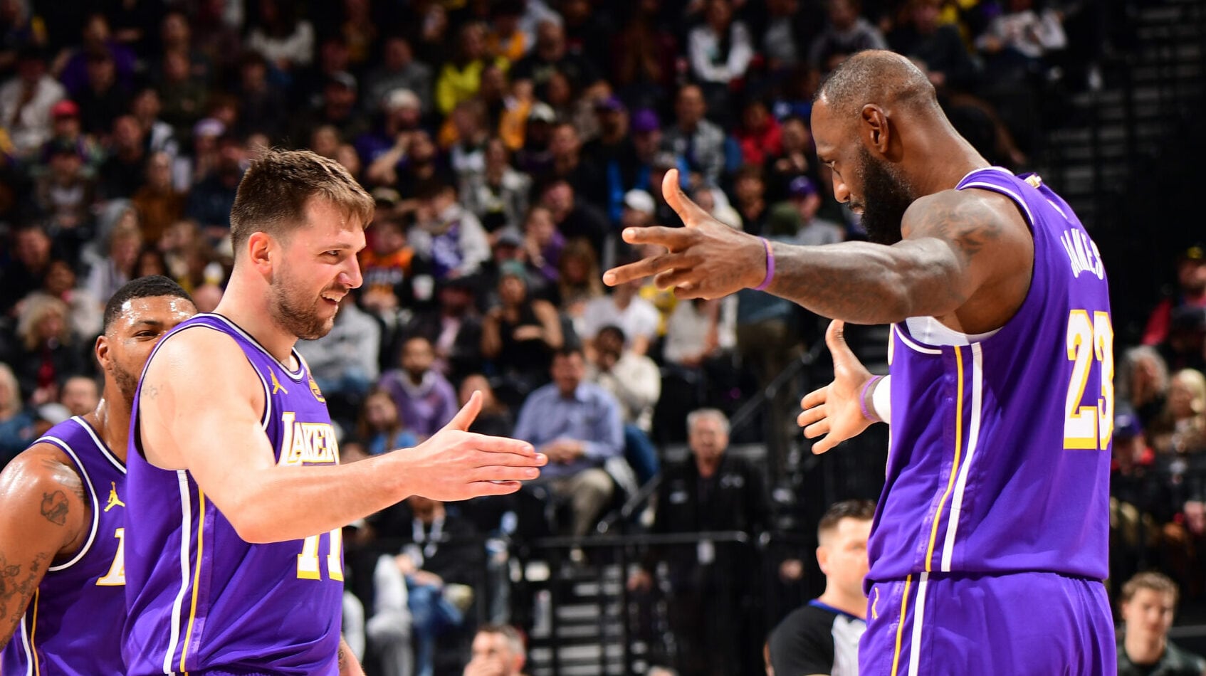 LeBron James cita la 'magia Luka' cuando Luka Dončić consigue un triple-doble de 45 puntos