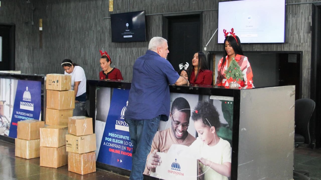INPOSDOM adopta reglamento para facilitar exportación de carga mediante contratación de líneas aéreas