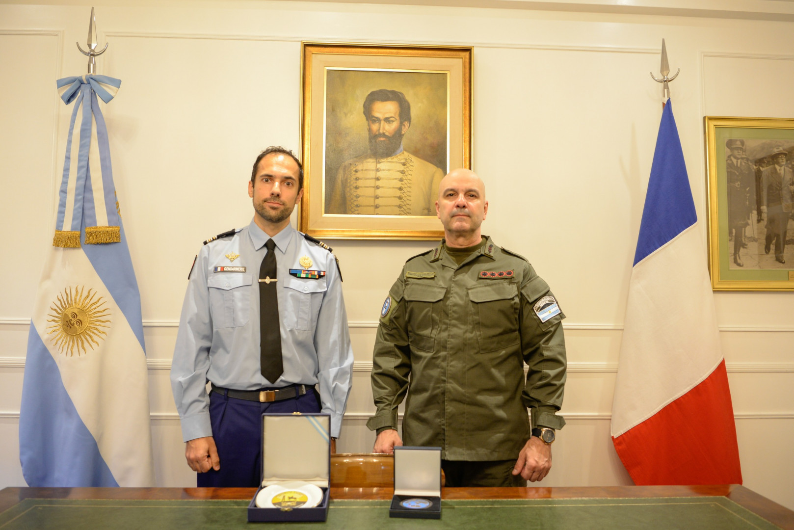 Visitas protocolares del Director de Migraciones y del Teniente Coronel de la Gendarmería Nacional Francesa