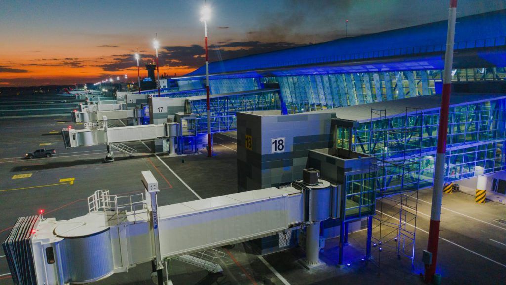 Asamblea aprueba financiamientos para modernizar Aeropuerto Internacional y revitalizar mercados municipales